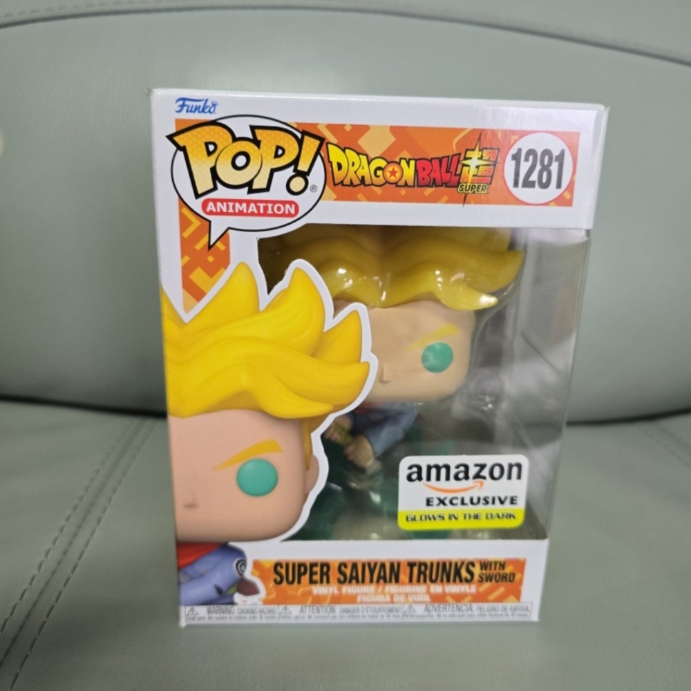 Super Saiyan Trunks with sword Funko Pop Amazon Exclusive 1281 Glows in the Dark